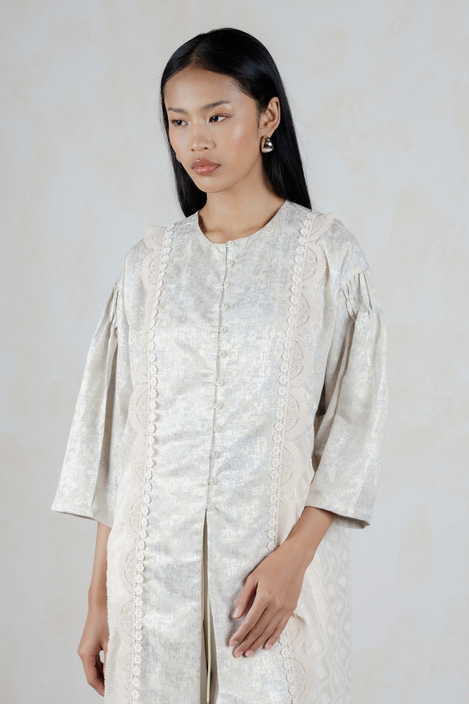 Esra Tunik