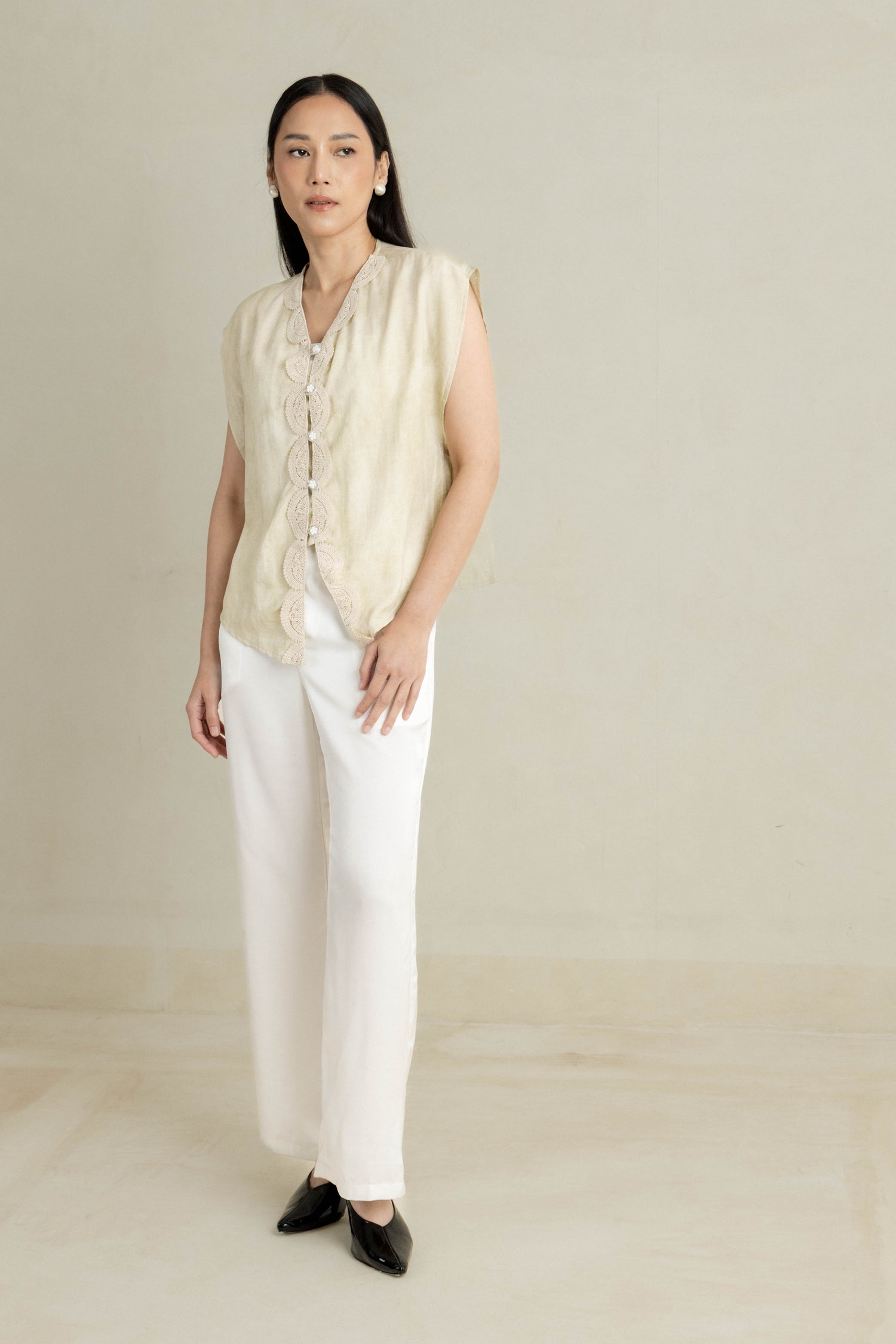 Vrika Vest