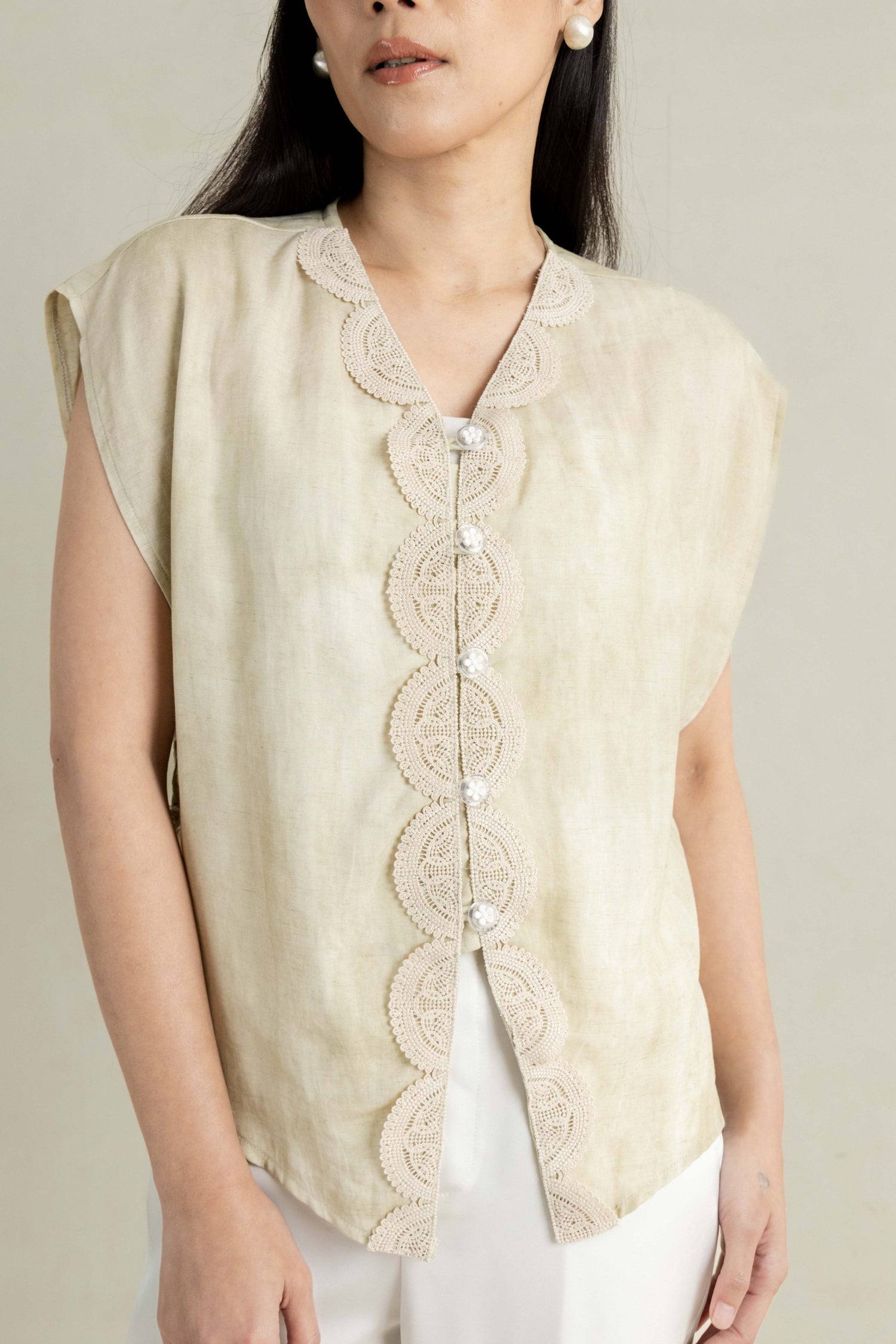 Vrika Vest