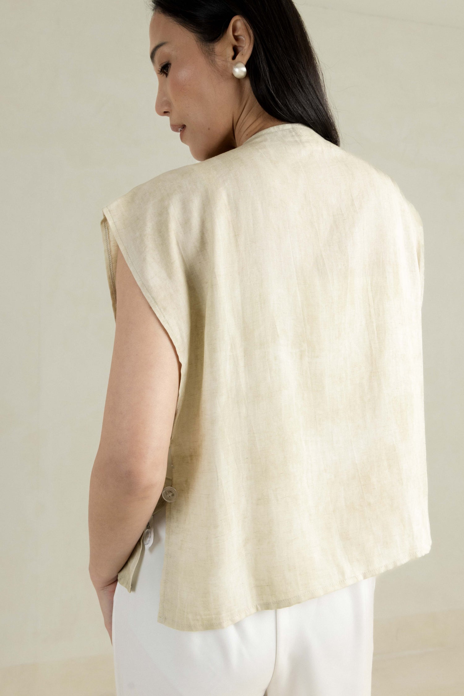 Vrika Vest