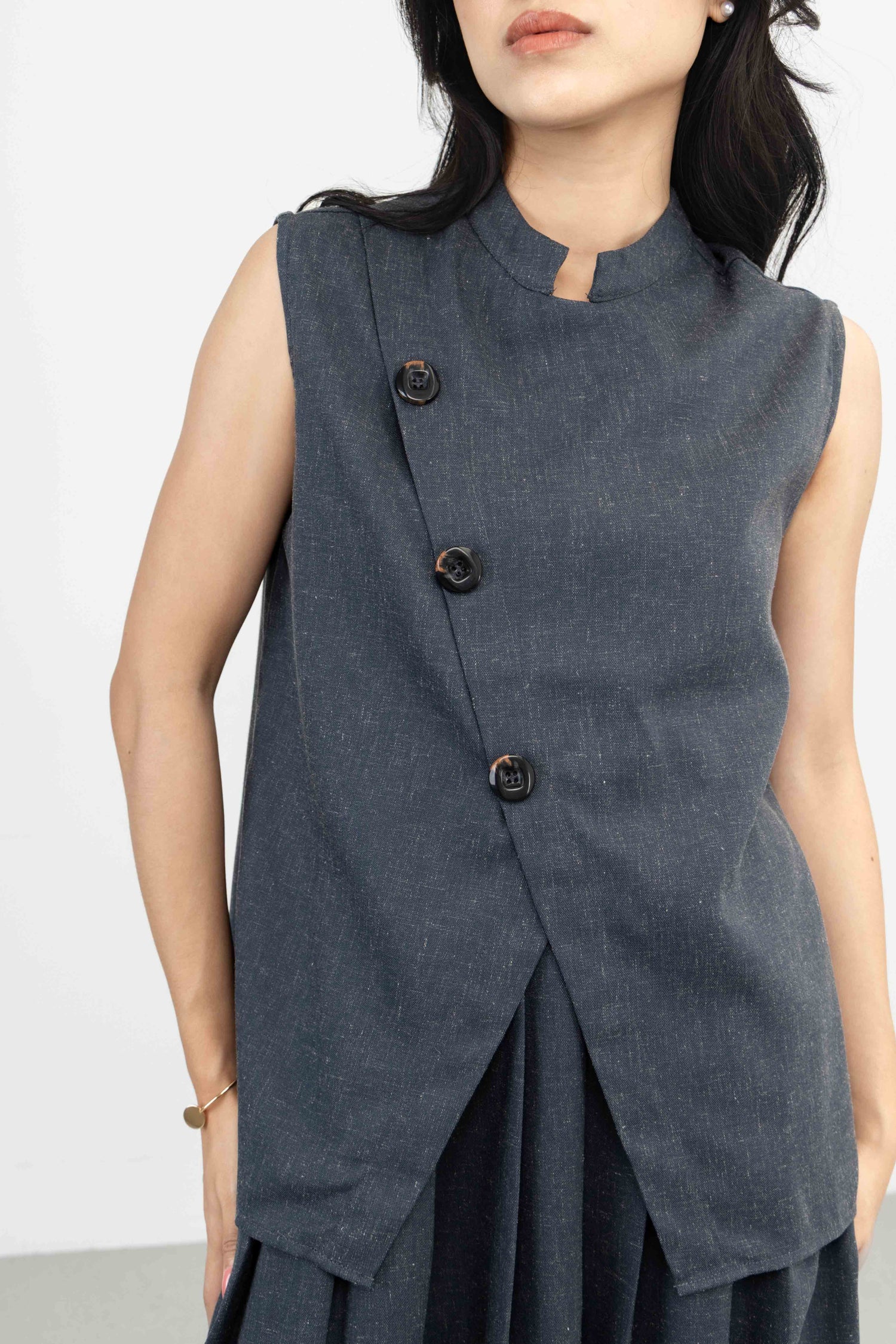 Ranaya Vest