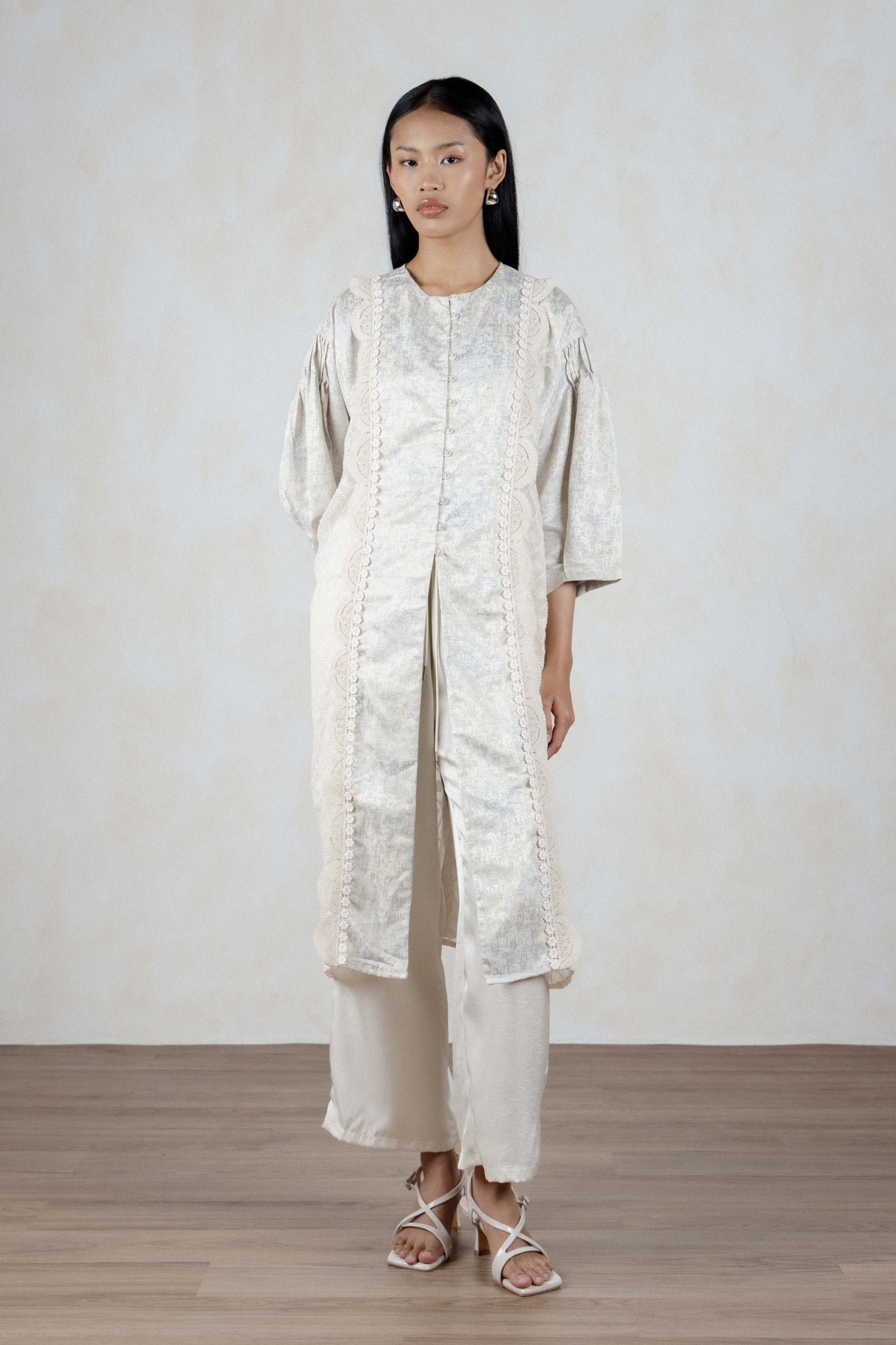 Esra Tunik