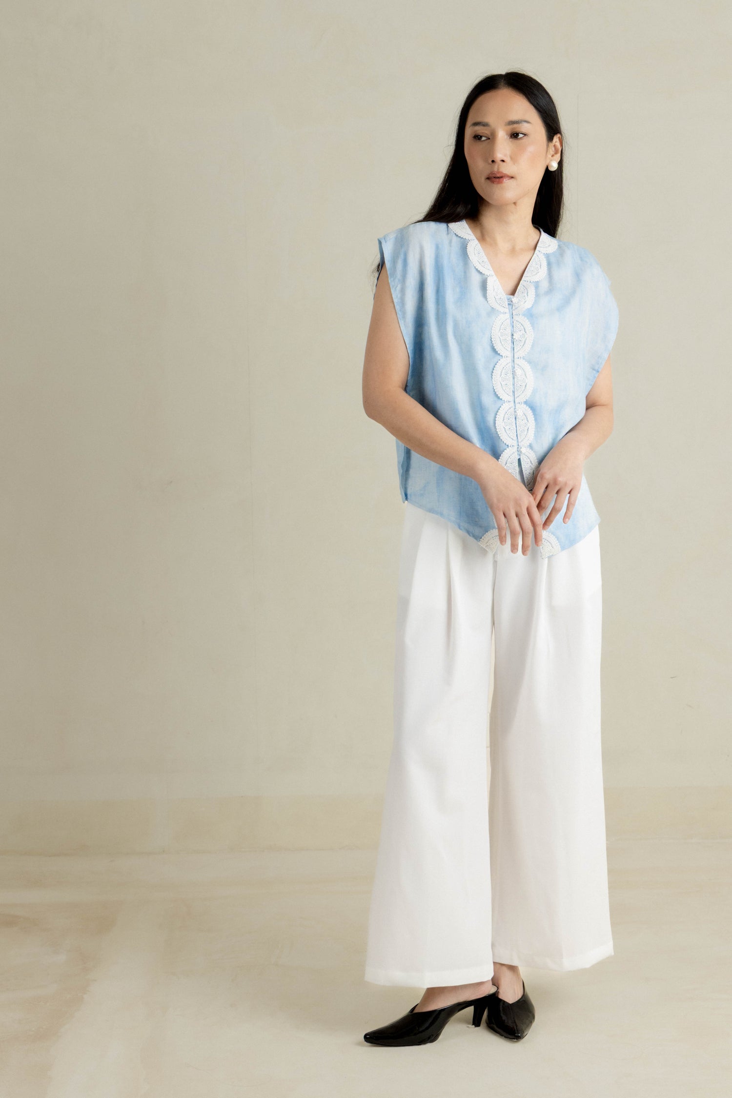 Vrika Vest