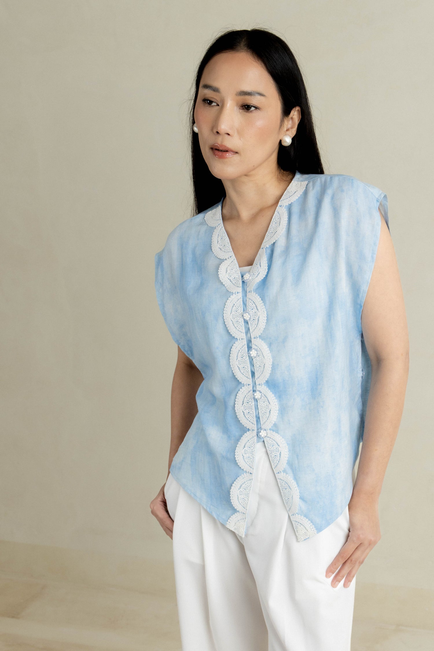 Vrika Vest