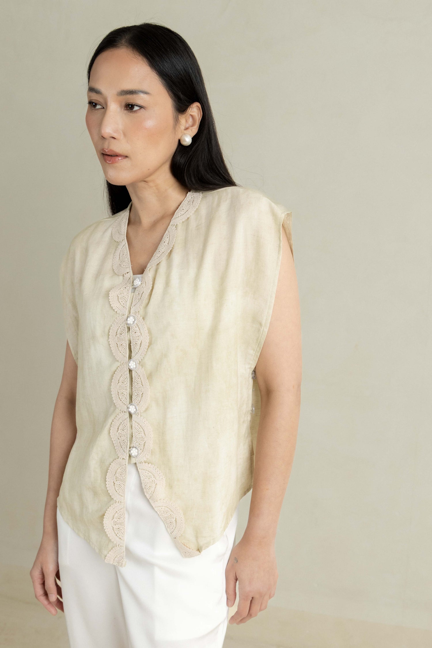 Vrika Vest